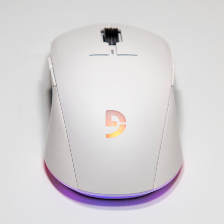 https://dailongpc.vn/public/67588_chuot_game_khong_day_fuhlen_d90s_rgb_trang_usb_0000_1